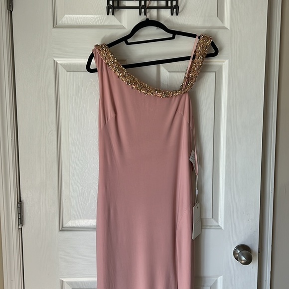 Mac Duggal Beaded Drop Shoulder Jersey Gown in Rose Size 6 - Picture 6 of 12